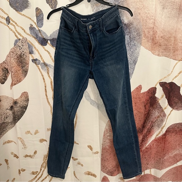 Old Navy High Rise Super Skinny, size 8 - Picture 2 of 8